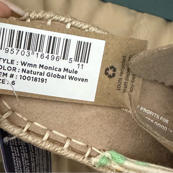 TOMS WOMENS WEDGE NWT SZ 6 MULTI COLOR. GORGEOUS - Picture 8 of 9